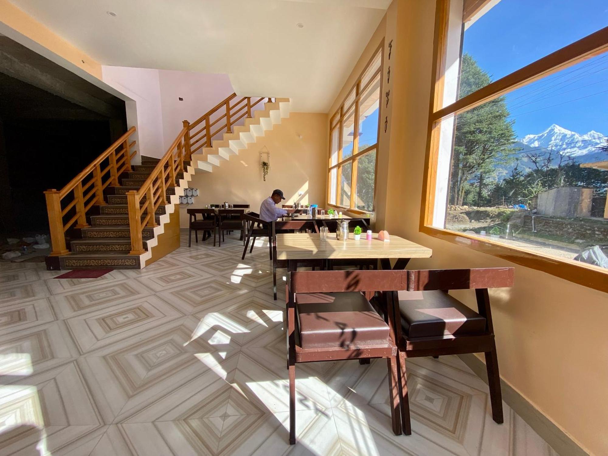 Hotel Mansarovar Inn Munsyari Екстериор снимка