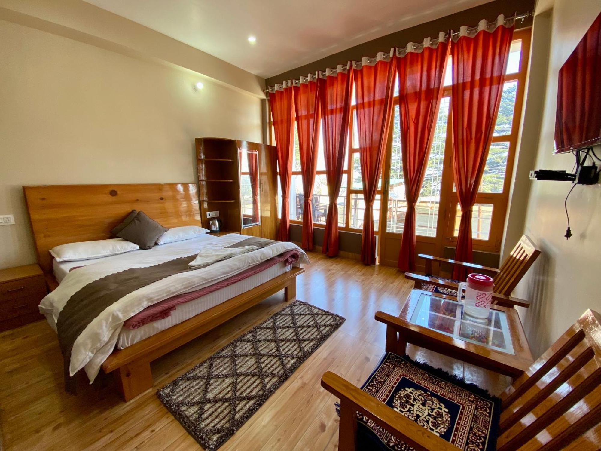 Hotel Mansarovar Inn Munsyari Екстериор снимка